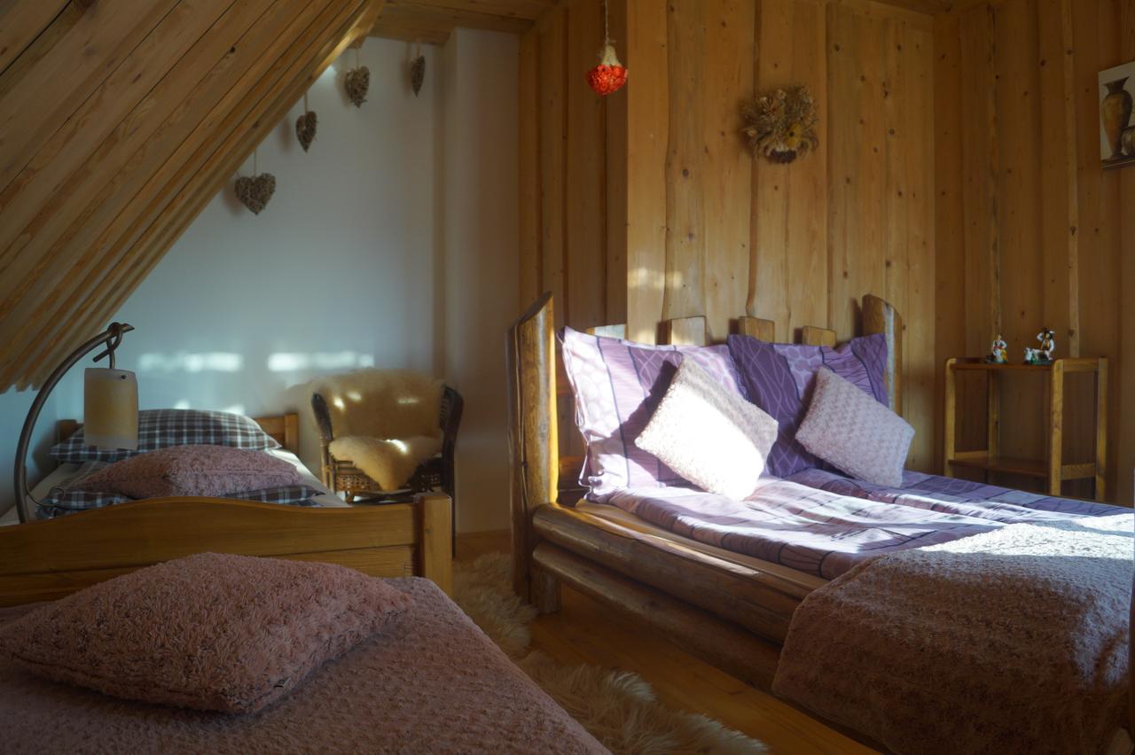 Apartamenty I Pokoje Rodzinne Czarna Gora Exterior photo